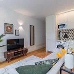 Rodrigues De Freitas 391 By Lovelystay *