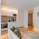 Rodrigues De Freitas 391 By Lovelystay Apartmán