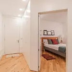 Rodrigues De Freitas 391 By Lovelystay Apartmán